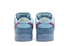 Tênis Run The Jewels x Dunk Low SB 4/20 Azul vista traseira