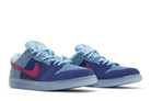 Tênis Run The Jewels x Dunk Low SB 4/20 Azul detalhe lateral