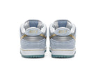 Tênis Sean Cliver x Dunk Low SB Holiday Special Azul detalhe lateral