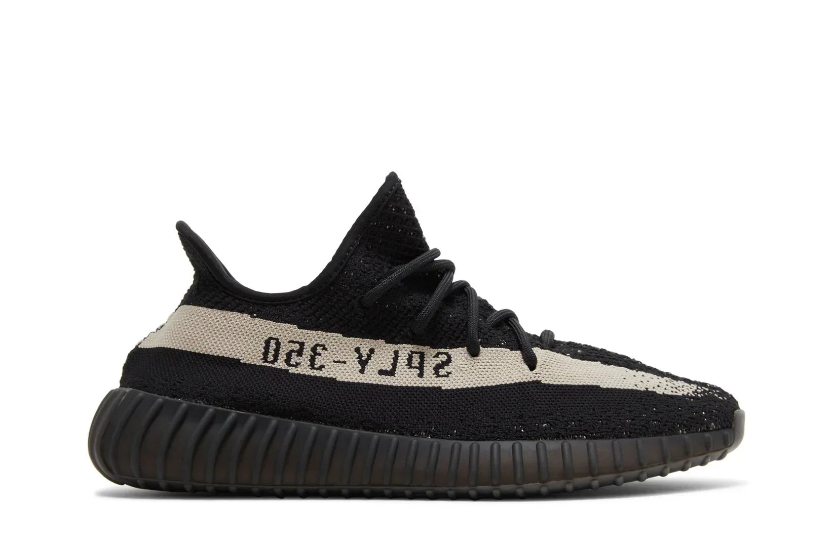 Tênis Yeezy Boost 350 V2 Oreo Preto vista lateral